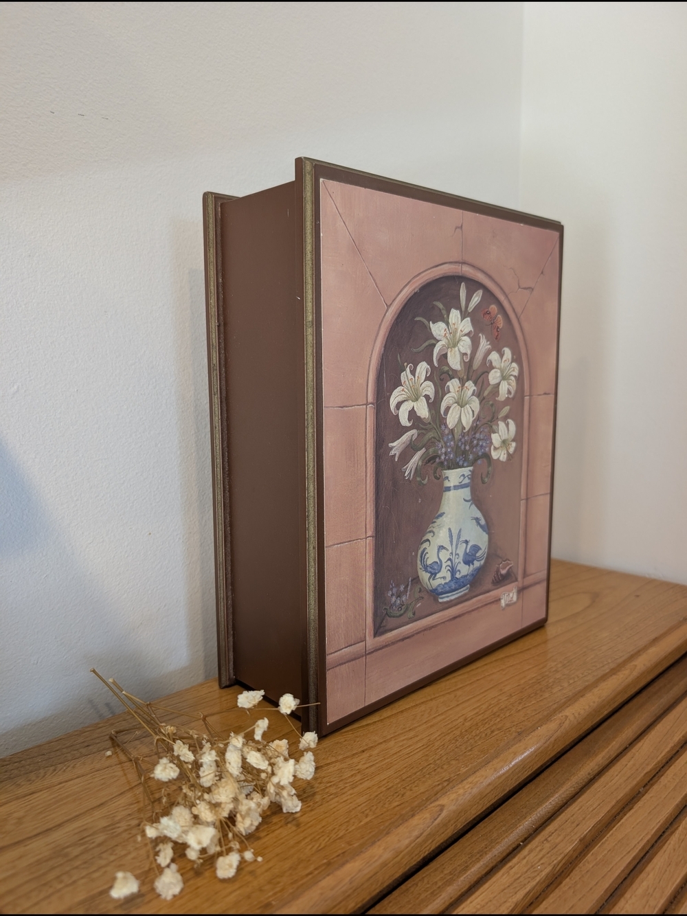 Vintage Wooden Box with Transferred Floral Image – Decorative Keepsake Storage